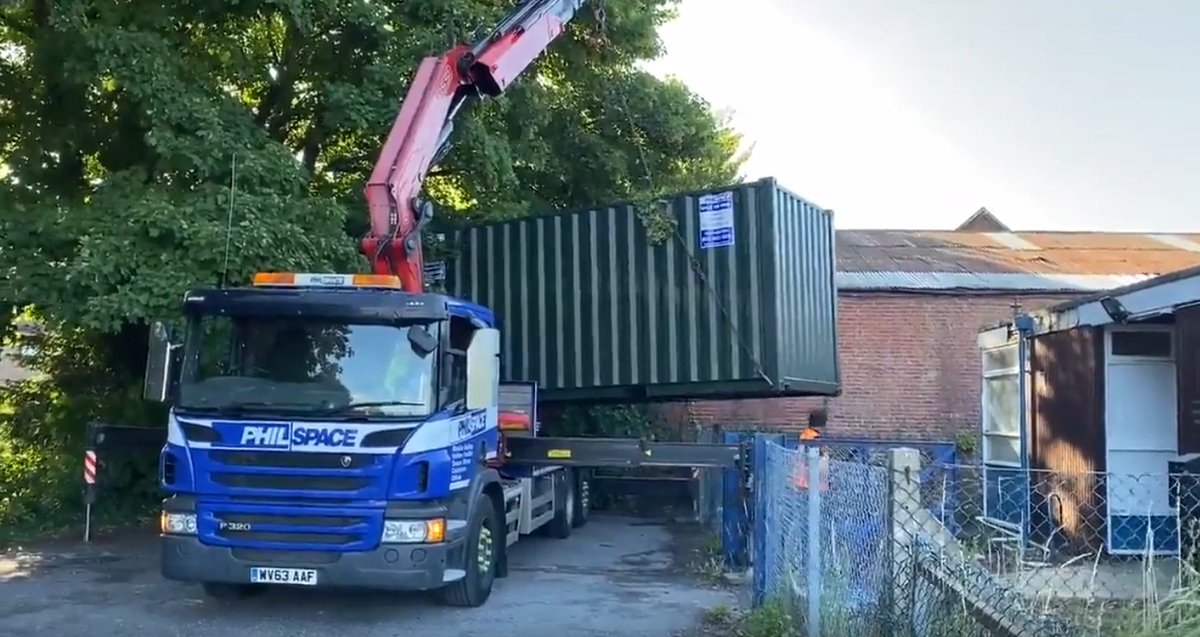 PhilspaceLtd's tweet photo. The @MeonValleyFB needed some #TemporaryStorage for food donations and organising parcel deliveries.
Here's how we were able to help them!
https://t.co/2zjCFkMTiV
#ShippingContainerStorage https://t.co/gGJVEgavaf
