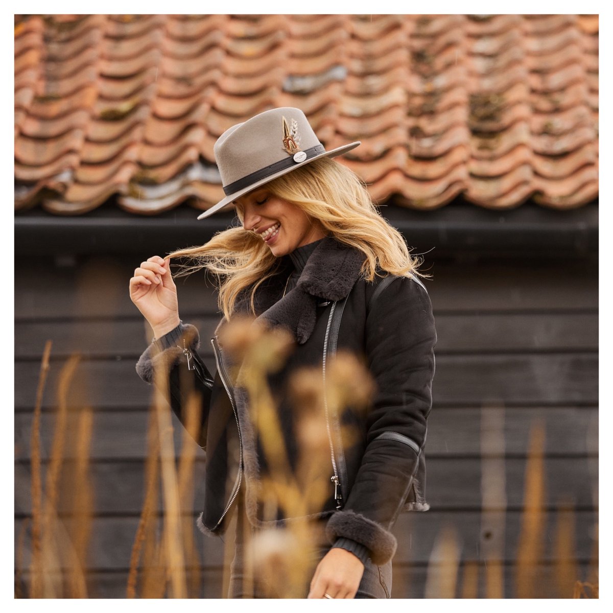 HicksandBrown's tweet photo. ๐ Just arrived ๐.
The Brantham Collection is now LIVE on our website! Available in three colours - grey, black and cinnamon and priced at ยฃ59. Head over to our website to order yours (link in bioโ๏ธ).
#hicksandbrown #newcollection #fedora #greyfedora #style #outfit https://t.co/Da4VEj70J5