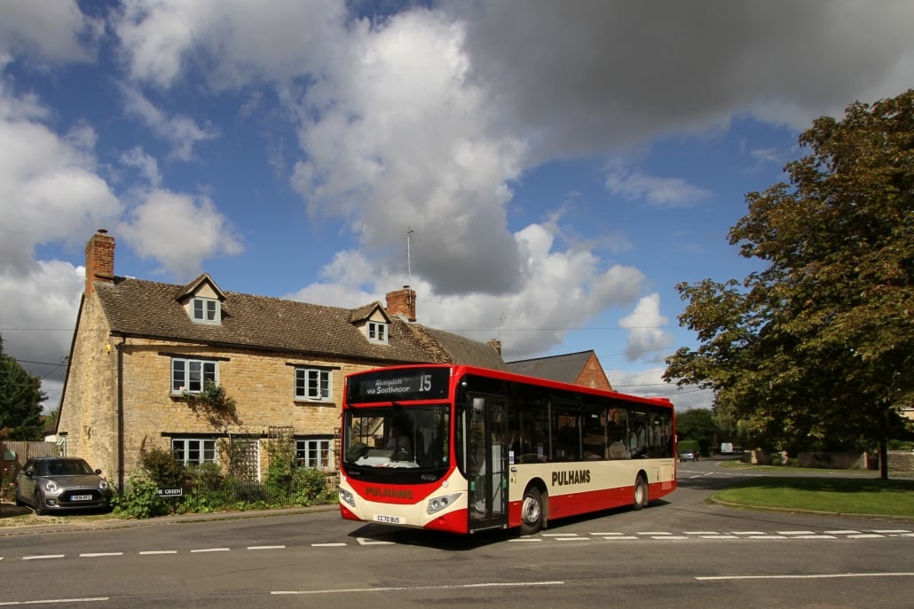 PulhamsCoaches's tweet photo. We love this photo from @BusUsers_Ox of the #15service in #Standlake this weekend.  Have you been on board yet? #backtobus #betterwithbus @WitneyRadio @OxfordshireCC https://t.co/O603gNa8ON