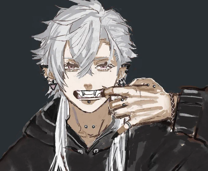 #KuzuArt
牙ピアスon牙 
