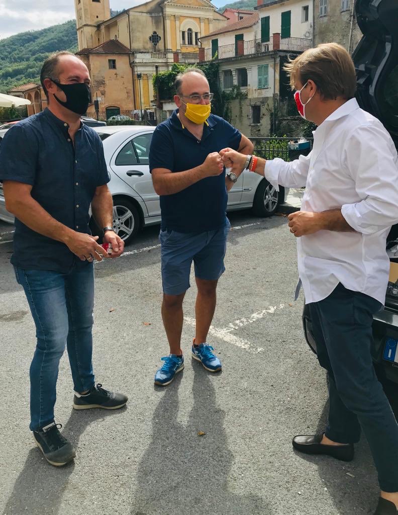 ScajolaM's tweet photo. Un passo a #Borgomaro per incontrare il #Sindaco #MassimilianoMela e l’Assessore #AndreaCannoni; un grazie poi sempre ai tanti volontari per il loro lavoro quotidiano!
#iocisono
#CambiamoconTotiPresidente https://t.co/UwGCcbYBmu