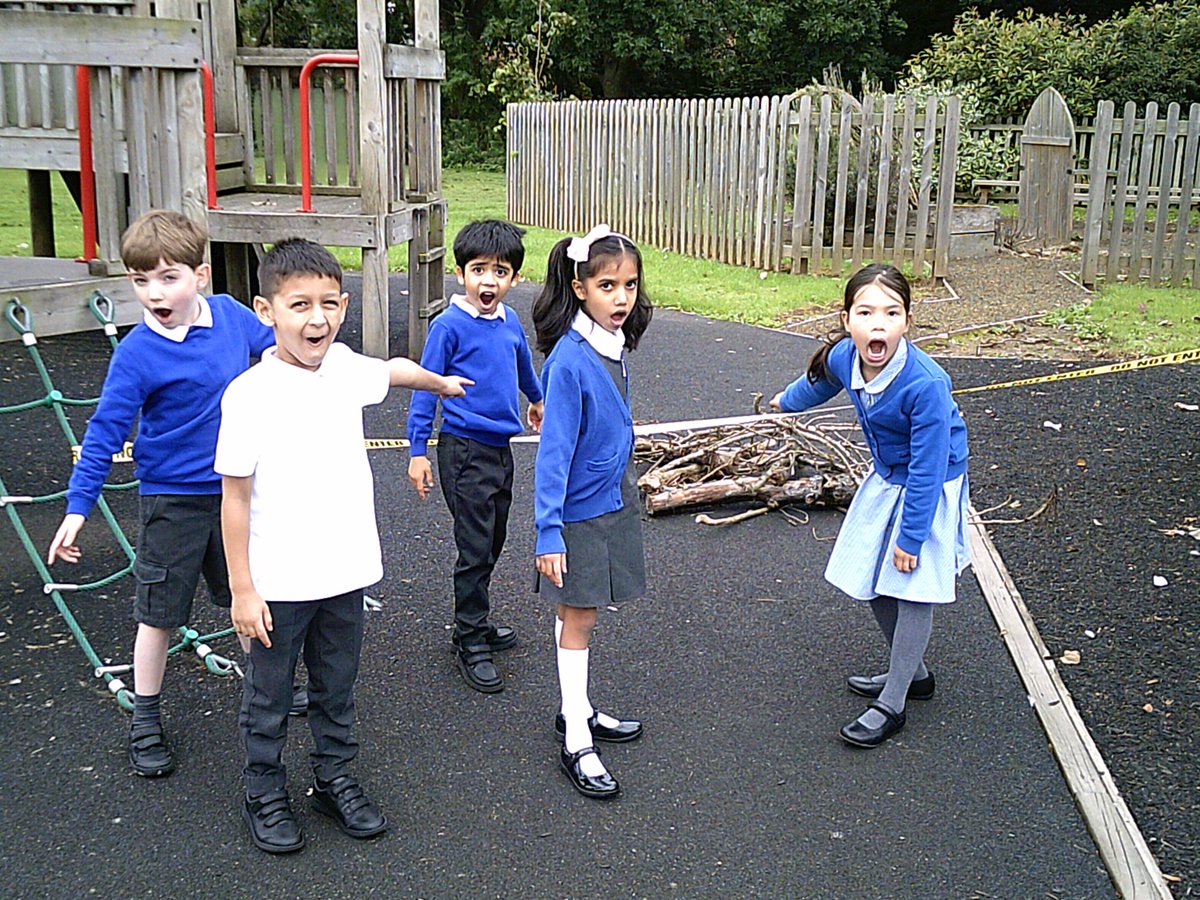gfprimarycov's tweet photo. Something exciting has been happening in year 2! A crime scene! Can you guess who visited our school over the weekend? We had to use our questioning skills to find out what had happened. Keep your eyes peeled for clues.🐷🐷🐷🐺#GFY2 #GFEnglish #superdetectives https://t.co/oQMKMgJpXK
