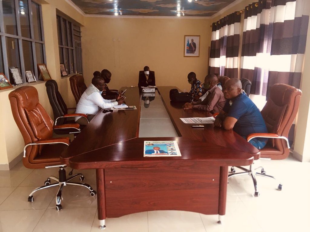 SaemapeN's tweet photo. #RDC #NordKivu
Cadre de concertation des Coopérations Minières œuvrant dans les Sites Miniers du #KalayBoeing (viabilisation des sites) en Territoire de #Walikale au bureau du @saemapeN. 
      @mines_des  
        @SaemapeN
           @iubwe2 https://t.co/hXuPLo2idk