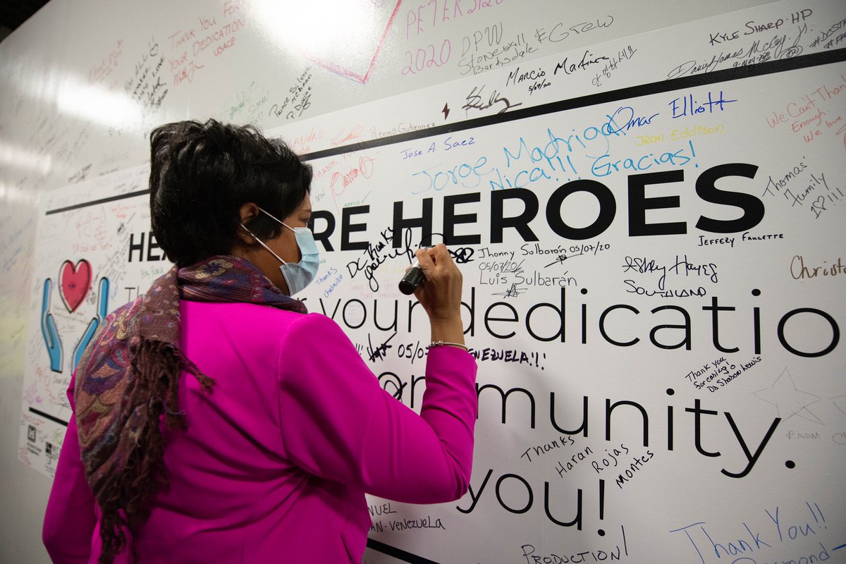 MayorBowser's tweet photo. This Labor Day, join me in thanking all of the workers who have been on the frontlines of this pandemic. They've fought fear with courage. Sickness with strength, and despair with hope.

Thank you for putting your lives on the line to save ours. https://t.co/JPvavEzpwl