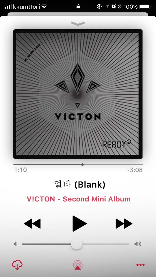 lullet_official's tweet photo. Mi pancito y yo también les recomendamos un increíble temazo y es que desde que fue el #VCTNCB no podemos parar de escuchar esta canción porque somos parte del #TeamBlank ¡Me encanta! 🙀❤ https://t.co/Jzrp7KyrI3