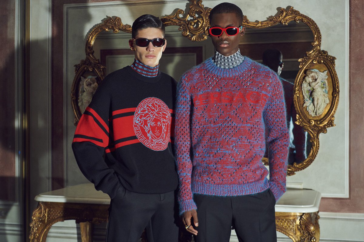 Versace's tweet photo. Sweater weather - #VersacePreFall20 knitwear featuring iconic brand codes.
View the selection: https://t.co/20x3KnkLEe https://t.co/CysqS2D8Gh