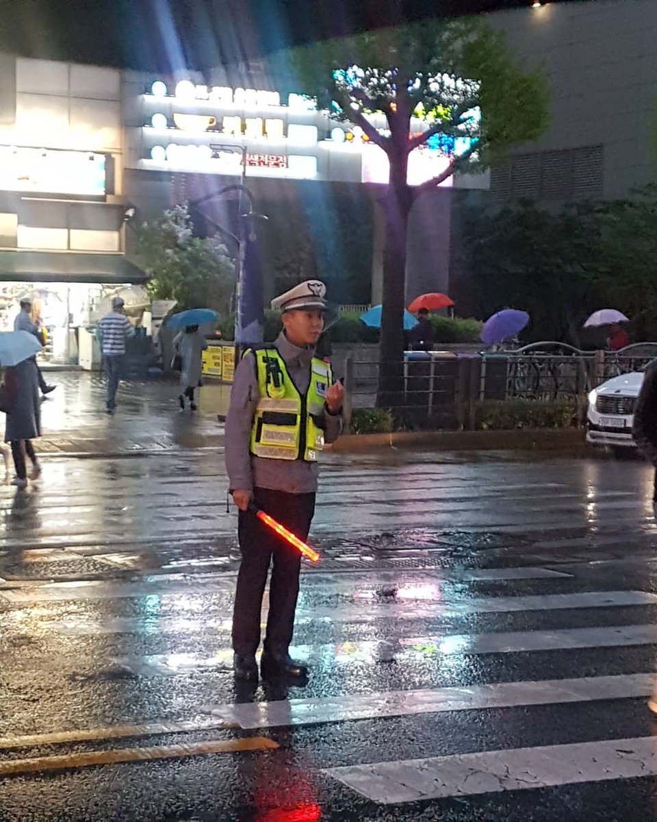 I assumed it was different day from vid above. He was standing in the rain like a lost puppy I was so ready to fight whoever told him to do his duty on rainy day