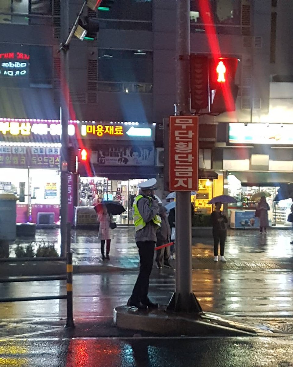 I assumed it was different day from vid above. He was standing in the rain like a lost puppy I was so ready to fight whoever told him to do his duty on rainy day