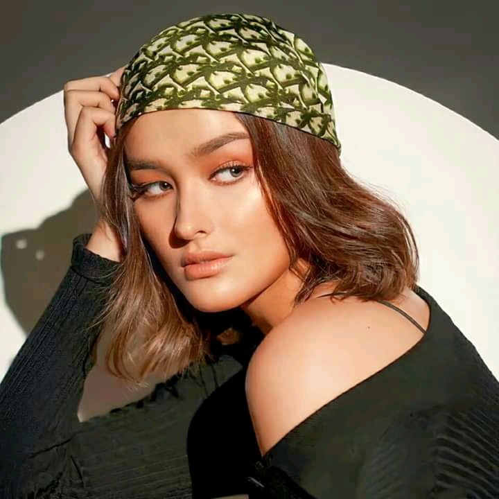 AdisonVyx's tweet photo. damn Liza Soberano as Jisoo Kim, both looks so gorgeous as hell😳🔥 https://t.co/4jRZPw2yoJ
