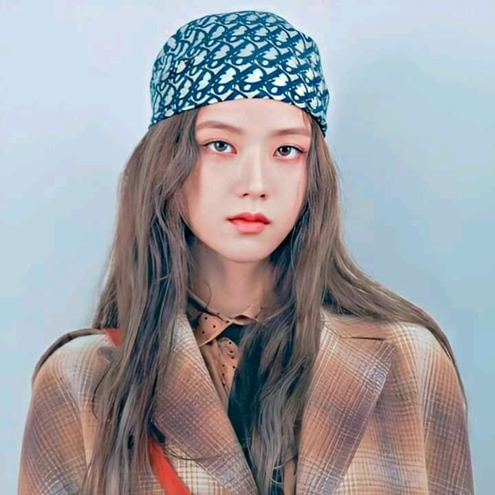 AdisonVyx's tweet photo. damn Liza Soberano as Jisoo Kim, both looks so gorgeous as hell😳🔥 https://t.co/4jRZPw2yoJ
