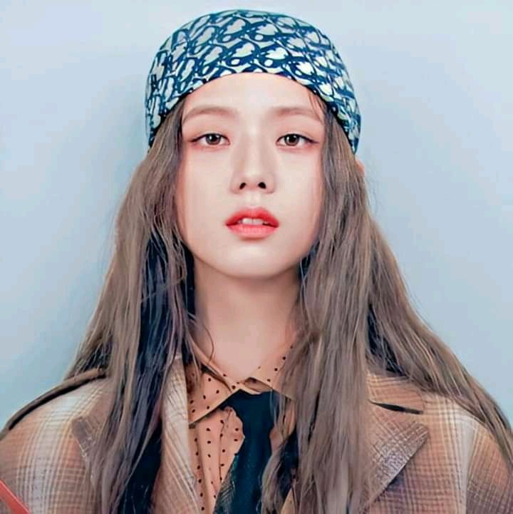 AdisonVyx's tweet photo. damn Liza Soberano as Jisoo Kim, both looks so gorgeous as hell😳🔥 https://t.co/4jRZPw2yoJ