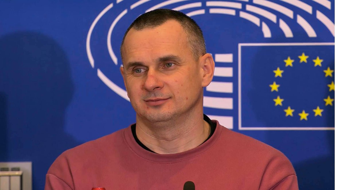 UA_EUMission's tweet photo. #OTD 1 year ago 35 Ukrainians were released from illegal RU captivity.
Over this year we were honoured to meet Oleg #Sentsov, Roman #Sushchenko, Edem Bekirov & continue together our fight for the freedom of nearly 100 🇺🇦 political prisoners still illegally detained by the Kremlin https://t.co/TB8zB01F4t