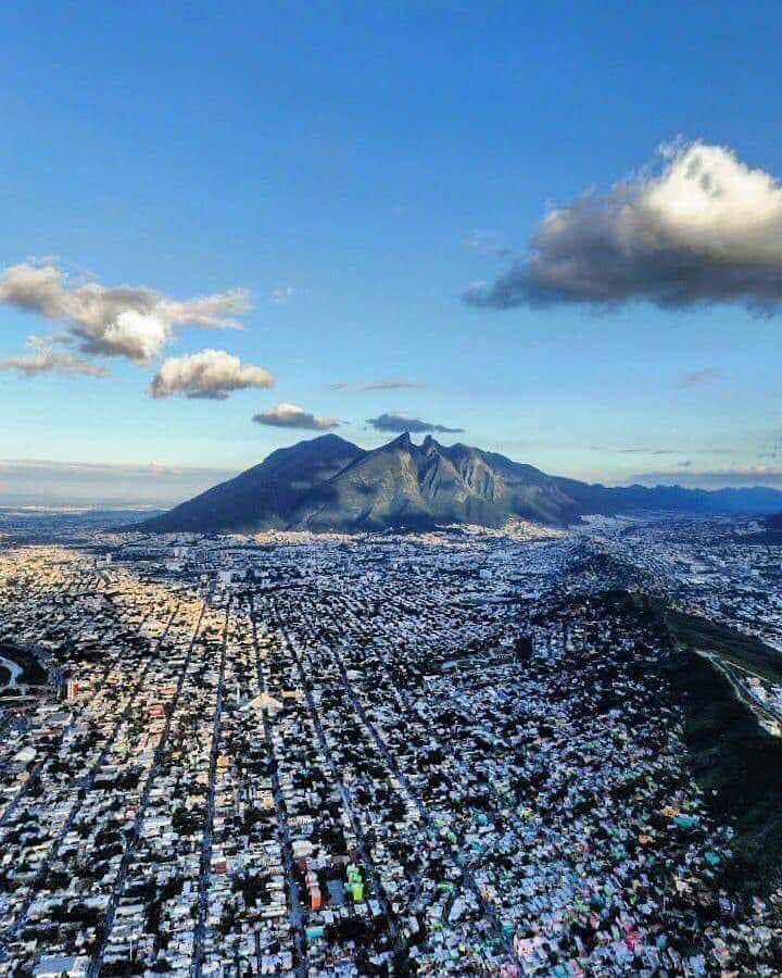 sharpie6661's tweet photo. Si señores no son Los Ángeles pero si es mi querido MONTERREY N.L 🤩
#Monterrey #mexico #BuenLunes https://t.co/kA2QPUF6FJ
