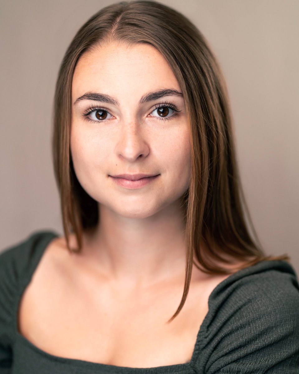 lizzie_wootten's tweet photo. New 2020 Headshots! Thanks to Gemma Turnbull Photography 📸
Which one should I use as my main photo? - Let me know! ✌🏼
#headshots #headshothelp #actor #2020Grad https://t.co/hqFu4Z3Pye