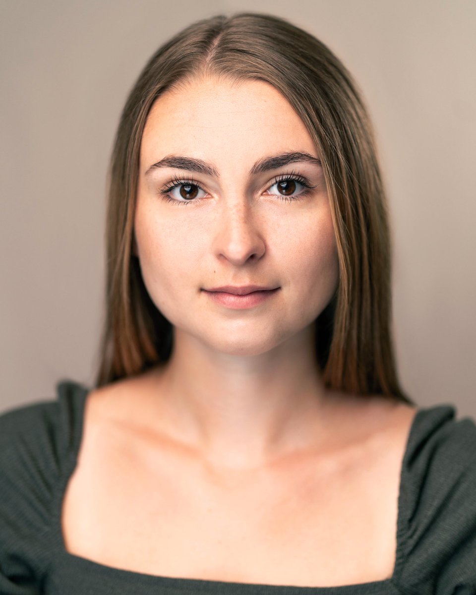 lizzie_wootten's tweet photo. New 2020 Headshots! Thanks to Gemma Turnbull Photography 📸
Which one should I use as my main photo? - Let me know! ✌🏼
#headshots #headshothelp #actor #2020Grad https://t.co/hqFu4Z3Pye
