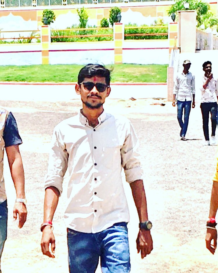 #दुआएं जमा करते रहिए.... सुना है,,
#जायदाद, #शौहरत व #घमंड साथ नहीं जाते...।"