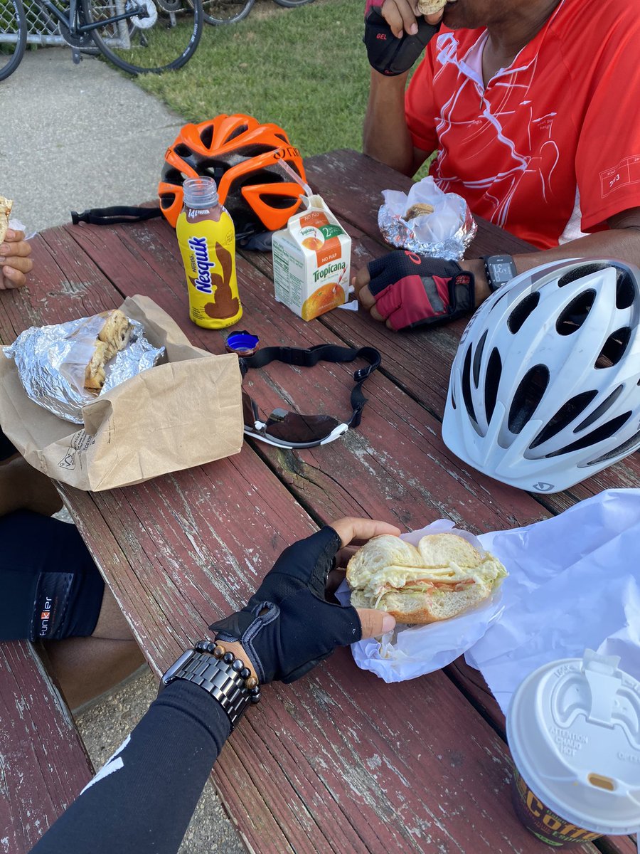 Belladelfia's tweet photo. Day 7 #GreatCycleChallenge
55 miles completed โ
Breakfast crank @ Point Lookout ๐ด๐ผโโ๏ธ๐จ #cyclinglife #GccUSA #TeamRideOut #BikeNYC https://t.co/CWOUwqUhWi