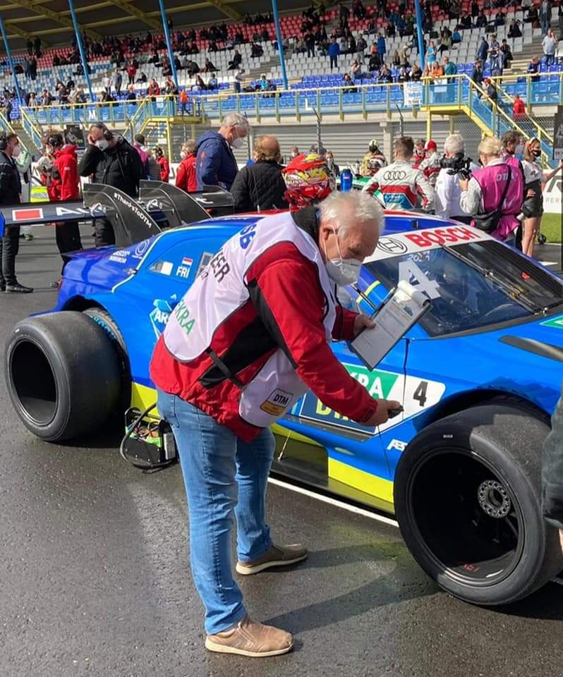 Alpinewillem's tweet photo. Trots bij de DTM - DEKRA bij Robin Frijns te mogen doen. En nog winnen ook. https://t.co/x3KPnrpaHG