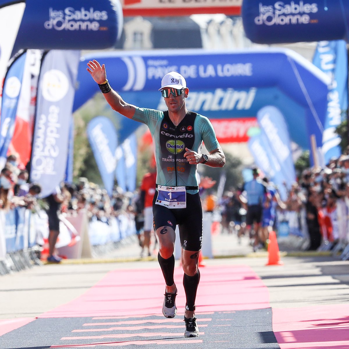 fvanlierde's tweet image. That’s a wrap for @IRONMANtri racing for me!
Thanks to the brand (and especially @Ironman_France ) for the great organizations! Thanks to provide me, and others, a great showcase 👍
.
9 full (incl. Kona) and 4 Ironman 70.3 wins later it’s time to say goodbye 🏁
📸 @davidpintens