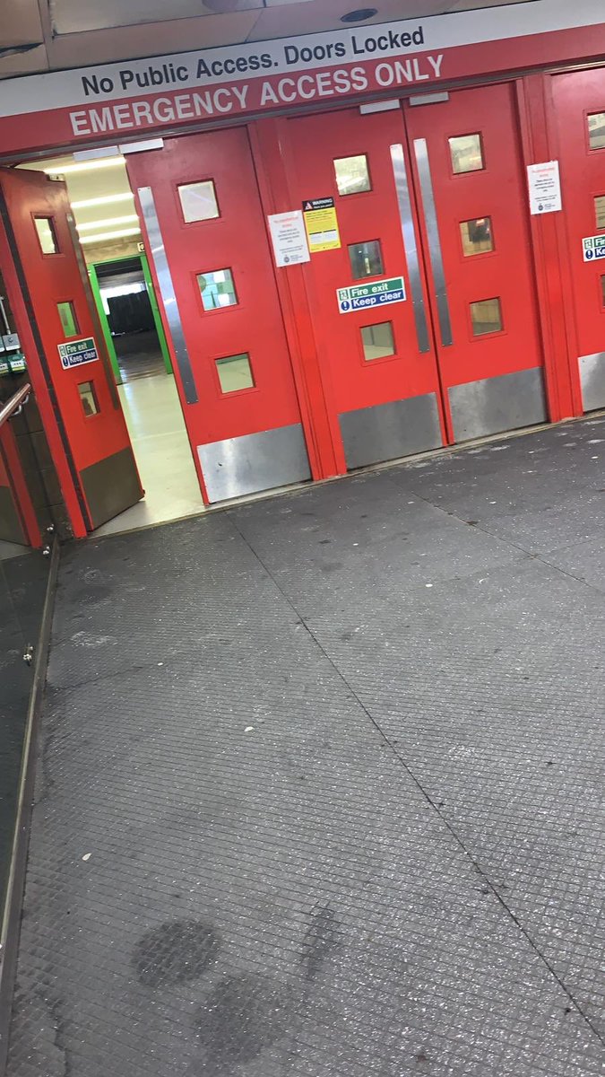 SmethurstDonna's tweet photo. c’mon guys!! These public doors should be closed with NO public access!! Will you never learn!  Anyone can walk through! l@AndyBurnhamGM @MENnewsdesk @gmpolice @networkrail @manchesterfire @ShepKath @Nicnak2020 @gadders72 @top_bananas @aaronlp1 https://t.co/WMFB50CdYp
