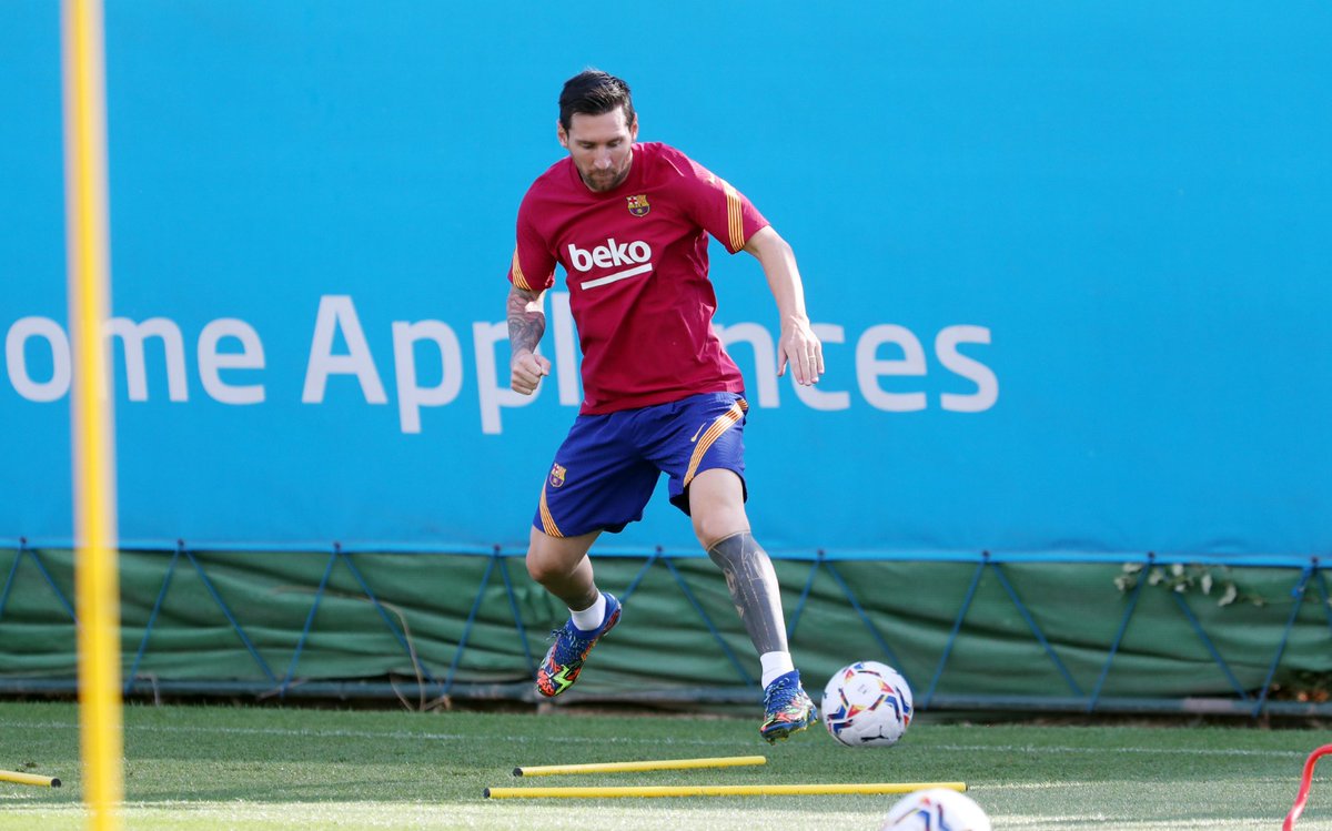 FCBarcelona_cat's tweet photo. 📍 Ciutat Esportiva
🐐 Leo #Messi https://t.co/nVWBlqIo5M