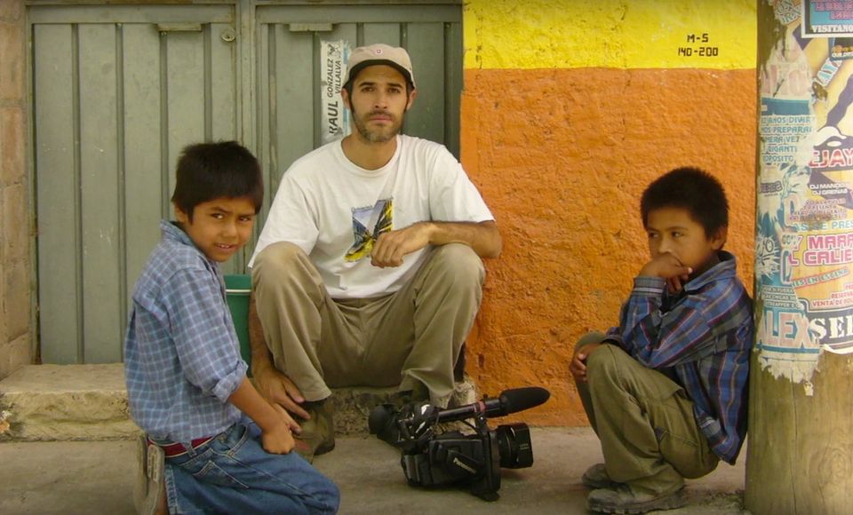 Ce 30 sept.,la revue #ImagesDocumentaires rend hommage au cinéaste mexicain Eugenio Polgovsky,disparu en 2017, avec la projection de son film #LesHéritiers, <a href="/CentrePompidou/">Centre Pompidou</a> : bit.ly/326F6GM
En présence de H.-F. Imbert et de Mara Polgovsky Ezcurra.#ÀVoir.#MondayMotivation