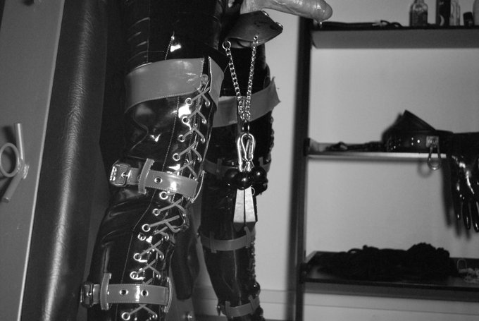 Ahman - Erotic Photographer - das beste stück wird gedehnt #photoshooting #fetish https://t.co/X0D2yaLqjg