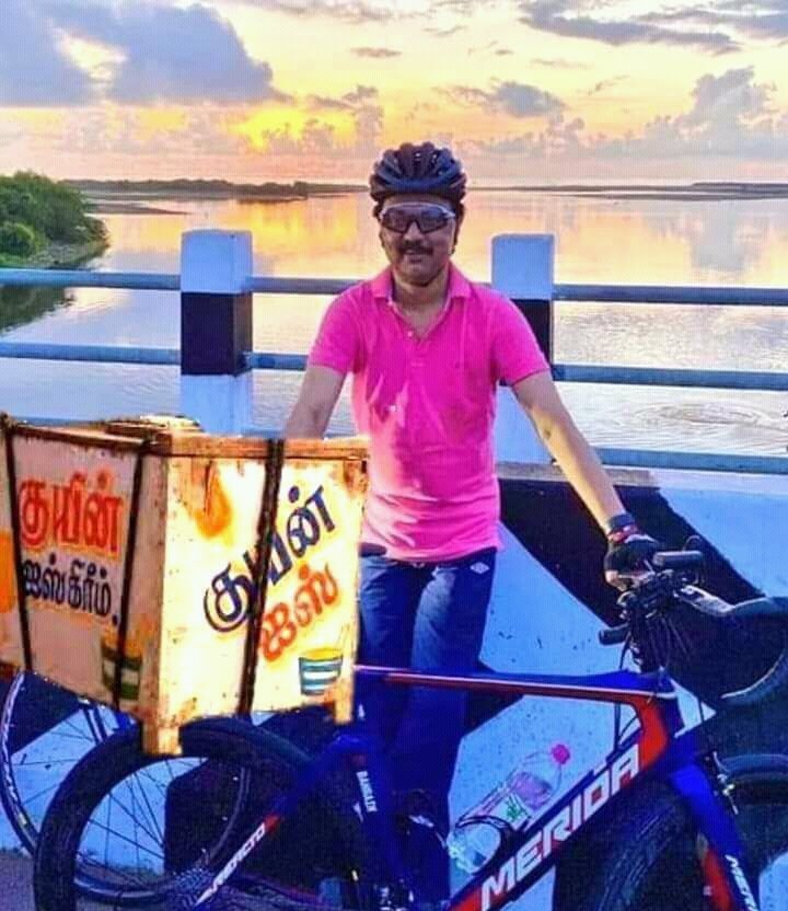 Pandidurai274's tweet photo. தளபதி சுயதொழில் செய்ய ஆராம்பிச்சிட்டார் போல ...!!! https://t.co/lvxxAxmUWi