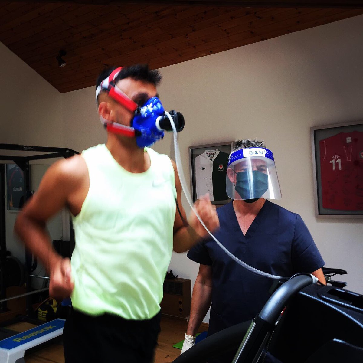 BenCoxCoaching's tweet photo. Great to be back in @woodland_health today with Kyle Darragh for benchmark testing of VO2, blood lactate, and fuel utilisation.
#vo2 #bloodlactate #physiologicaltesting #sportsphysiology #runningcoach #bencoxcoaching #running #marathon #athletics #endurance #clinic #sportsscience https://t.co/LdoGowIAET