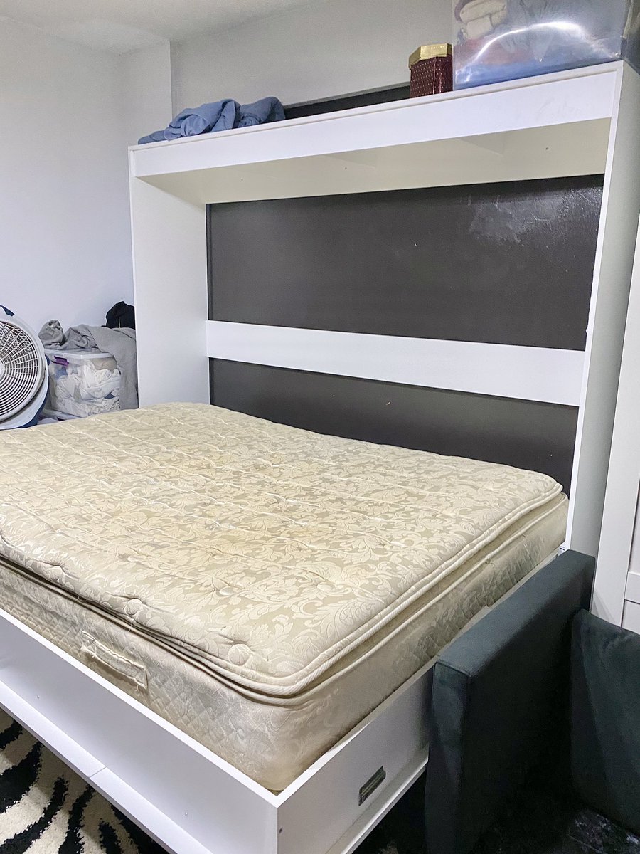 MurphybedsBroR1's tweet photo. Shamir’s Upper East Side Manhattan studio is transformed thanks to a queen size horizontal Murphy sofa! The Murphy bed is “Pure White” with a beautiful custom sofa in “Charcoal Black”! #HorizontalMurphysofa #Anotherstudiotransformed #Nobodydoesitbetter https://t.co/MHjm6EX1S8