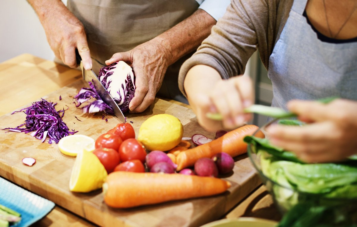 DeRizu's tweet photo. A healthy intestinal microbiome is essential for optimal immune function and wellness. Microbial overgrowth in the small intestine has been associated with several health issues and may be caused by many factors. #guthealth #digestion #healthyhabits #HealthyEating #healthychoices https://t.co/DFAyHGPWCD