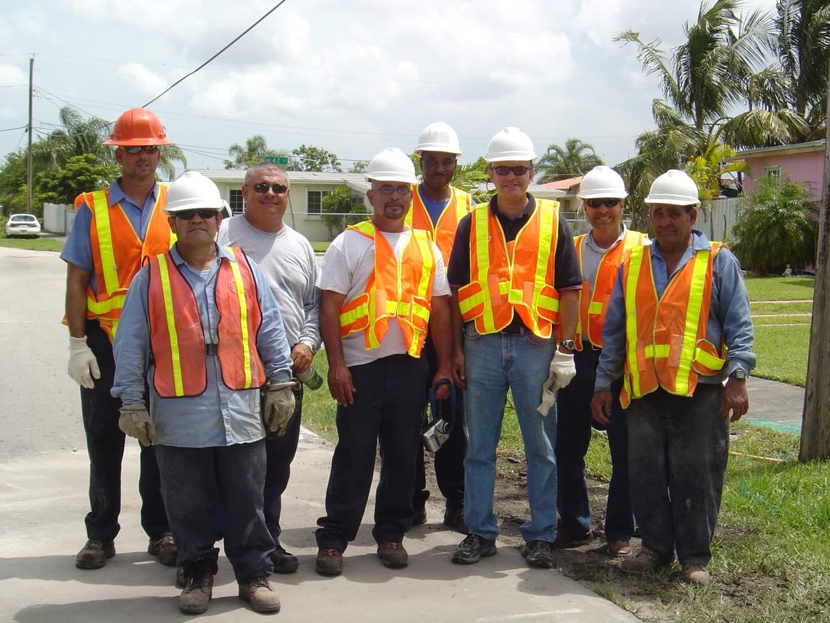 BarreiroFL's tweet photo. Our workforce is the backbone of our #economy. My commitment continues to be to strengthen our economy and create new #jobs. #HappyLaborDay #FL112 #Vote42 #VoteForBruno https://t.co/krZlVUKtxw