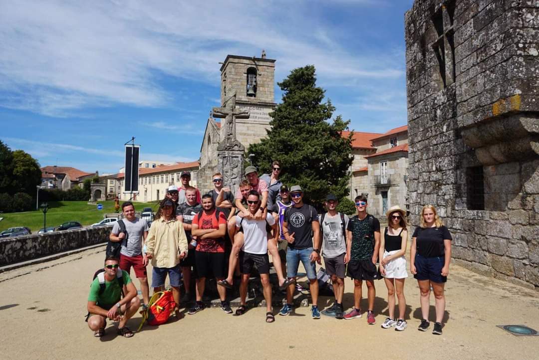 MobilityFriends's tweet photo. 👉 Our friends from Czech Republic 🇨🇿 and Romania 🇷🇴 visited Barcelos.

#culturalvisits   #mobilityfriendscampus 🛏 🍽 👨‍🏫 ⚽️ 🏊‍♀️ #portugal 🇵🇹  #barcelos  #braga  #funchal  #minhoregion 🌳 #madeiraisland 🏝 #erasmusplus #vetprojects #ka1 #ka2 #ka3 https://t.co/qVpcNivJT1