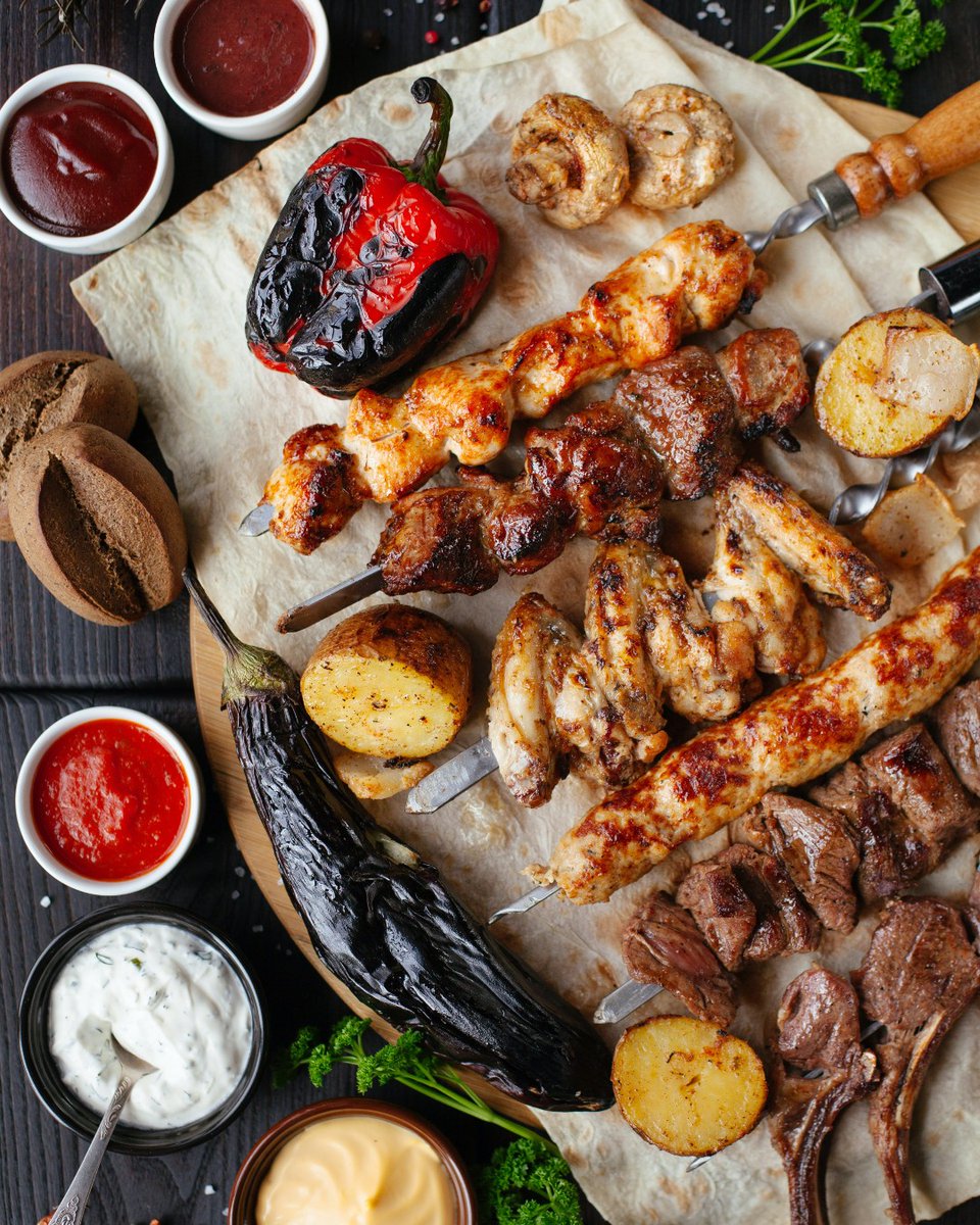DiabitsApp's tweet photo. Happy #LaborDay!

If you’re having a #bbq 🍗🥩 on your day off, use Diabits to stay ahead of your blood sugar. https://t.co/TOpT7ZQXde