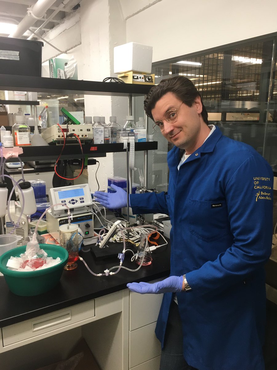 DiademBio's tweet image. Throw back photos to company creation at @indbio. Our founders wear rocking blue @UCLA lab coats because they were proud and protected union workers with @UAW5810. Happy Labor Day.