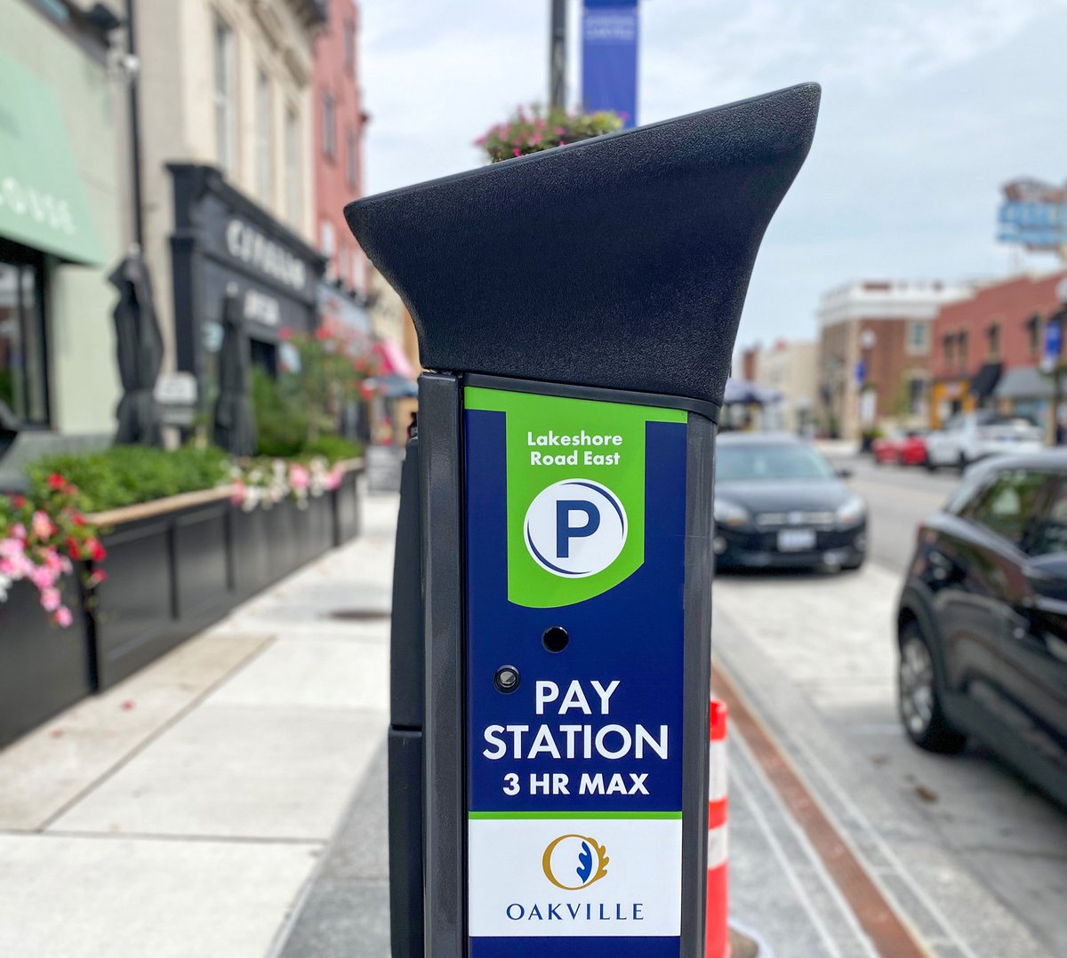 OakvilleDwntown's tweet photo. Visiting #DTOakville today? Parking is FREE* in all municipal lots and on-street parking!

*Parking time limits still apply. https://t.co/b5V98BD1V6