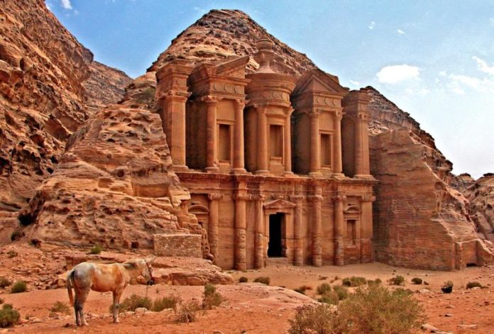 albahertraining's tweet photo. Exploring options to #learnArabic in #Jordan? At #AlBaher #ArabicLanguageTraining Center, we design the most intensive #Arabiccourses. Visit our website to know more https://t.co/xL7vTrjMFy