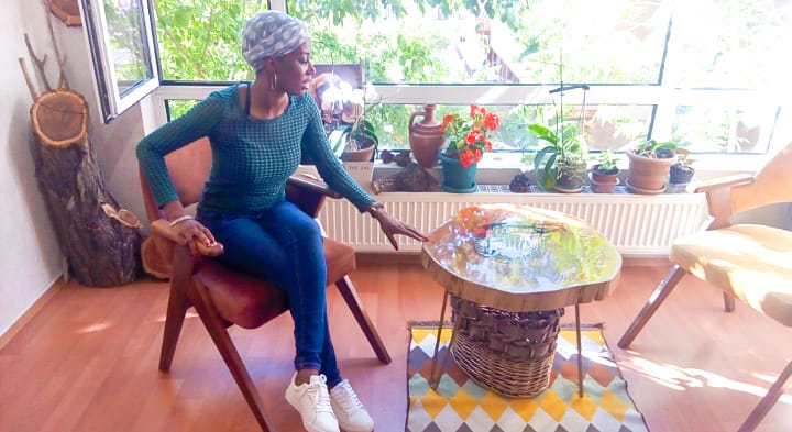 tiatafahodzi's tweet photo. "A woman’s existence shouldn’t be boxed into how much she can endure…” New blog from curator  Mutuayo Ideozu about the pressure on Black women to be strong https://t.co/OWeHBhqrET  #tfblog https://t.co/asT3b5787I