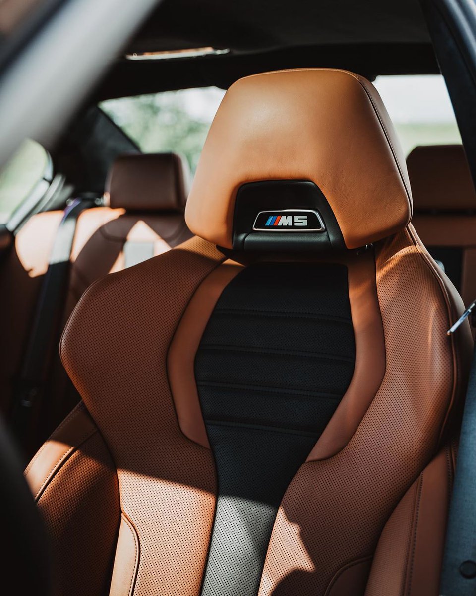 OtsileJK's tweet image. Business suit during the week, racing suit during the weekend.

The new BMW ///M5 Competition.

📸 Dussel Dorp BMW