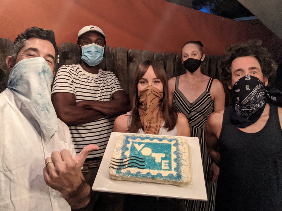 jocelindonahue's tweet image. My friends, I baked you a cake 💙 Please make sure you are registered to #VOTE for this crucial election! This November 3rd, vote for people who will fight for racial justice and equality, and protect the health and security of all Americans. Check your status at @HeadCountOrg ☑️