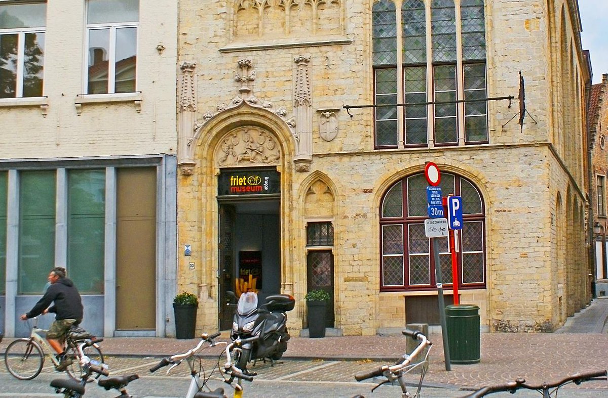 Did you know that Belgians are so serious about French fries that they have an entire museum dedicated to them? True story. It’s in Bruges and it’s called the Fritemuseum.
 bit.ly/31zR4r8