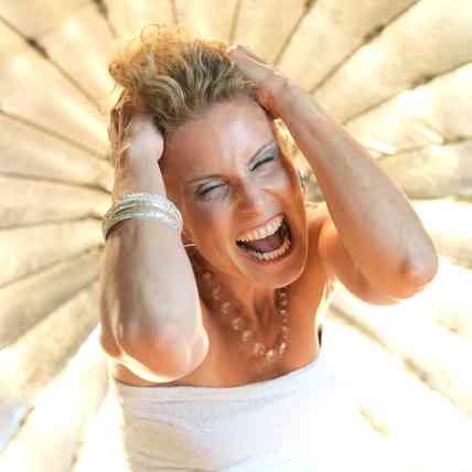 Mein wahr gewordener Alptraum: altmodischer Kalender abgängig, ich muss alle Termine mühsam rekonstruieren. Freue mich über hilfreiche Hinweise via mail, whatsApp oder SMS. Danke. (passendes Foto von Maurice Shourut) #termine