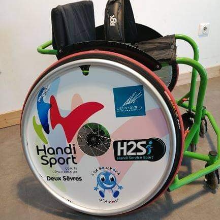 Showheel2's tweet photo. Un nouveau partenaire avec lequel nous travaillons : Handi Service Sport - H2S qui propose une large gamme de fauteuils roulants actifs et sportifs avec un service sur mesure! Vous nous connaissez, le sur mesure on adore! 

N'hésitez pas à aller visiter leur page 😉 https://t.co/FxQaNQgqp0