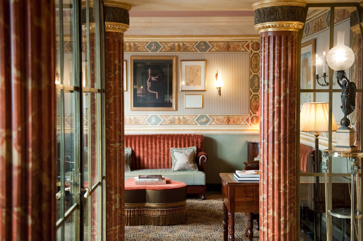 LHotel's tweet photo. Ornate intricacies and delicate detailing are what Paris does best. 

#luxuryhotel #wonderlustparis #mybeautifulparis https://t.co/CJqVXizeK3