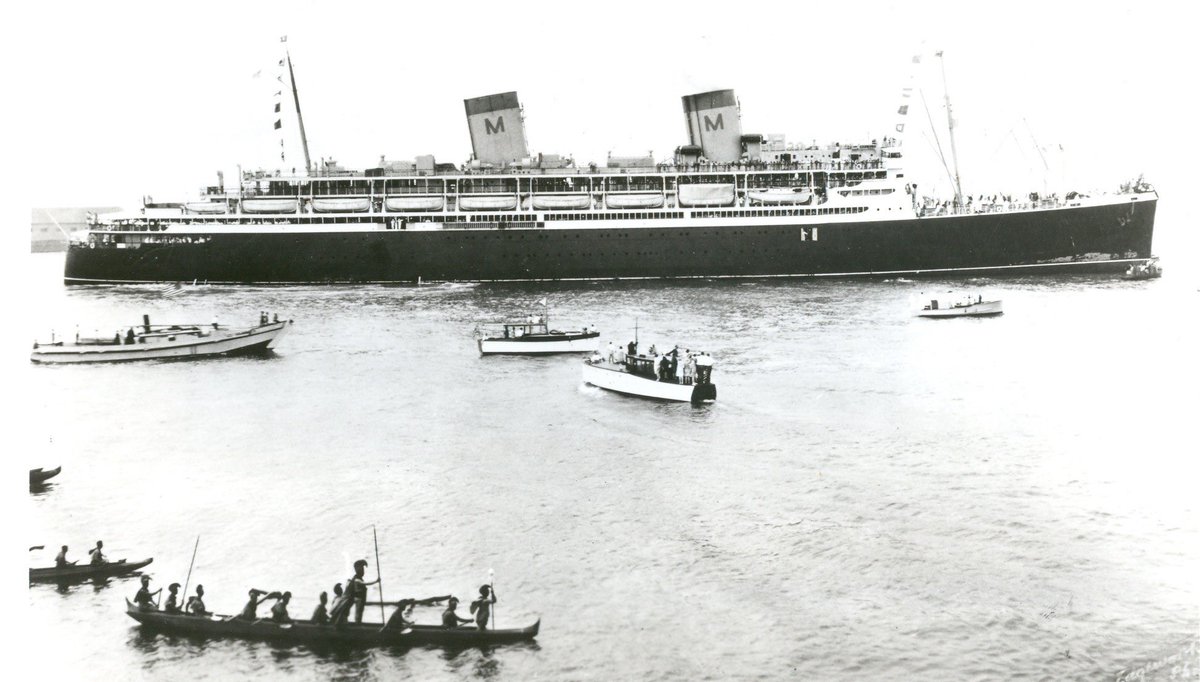 Matson’s SS Malolo in the late 1920s at Honolulu Harbor. She was to be renamed SS Matsonia after a major refit to all first class cabins in 1937.