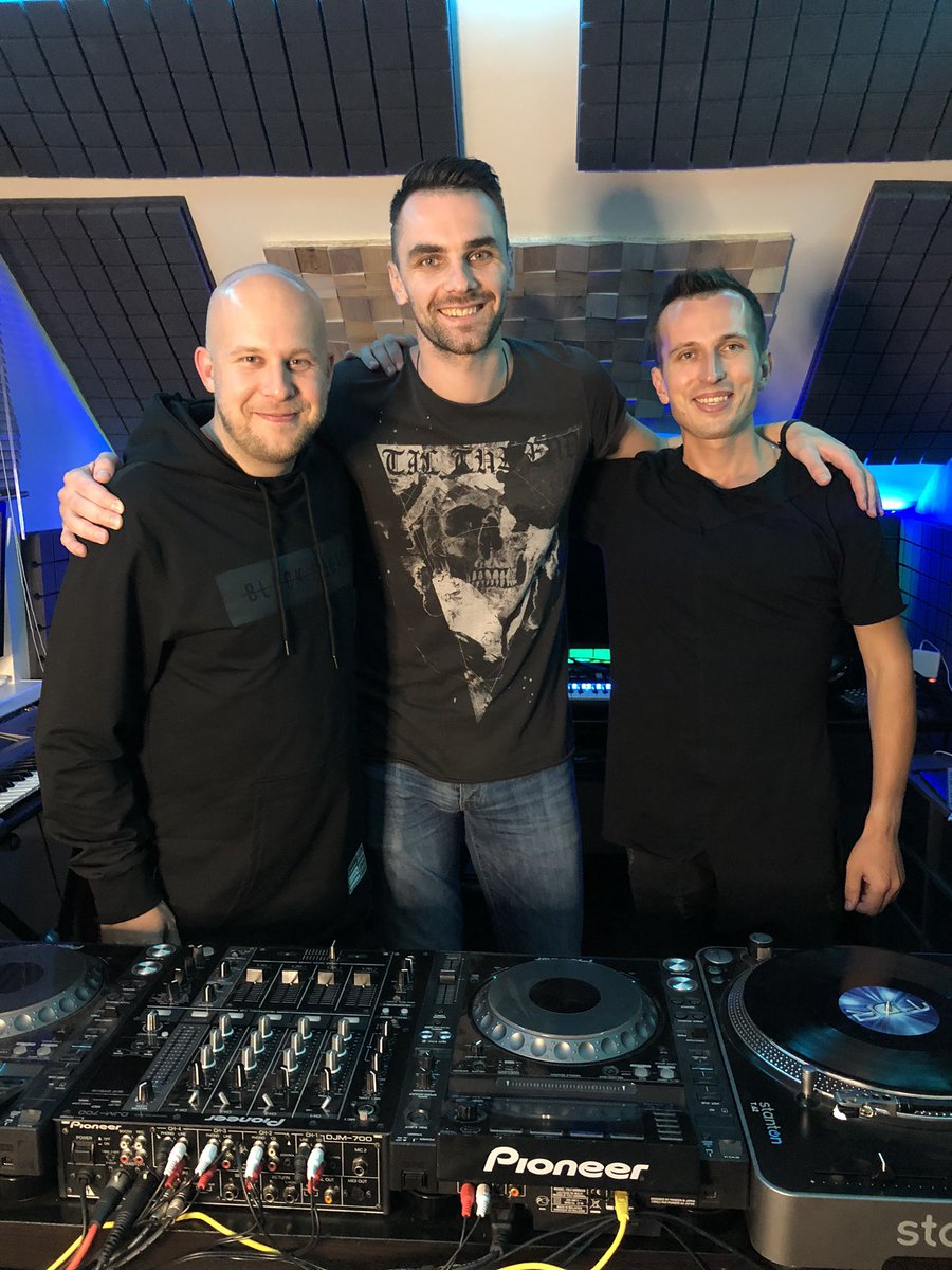 seegymusic's tweet photo. Our first @interplayrec team meeting 🙌🏻🙌🏻🙌🏻

@popovmusic @DJFILLTER 

#Interplay #InterplayRecords #Team https://t.co/Yx0pOJ4zGU