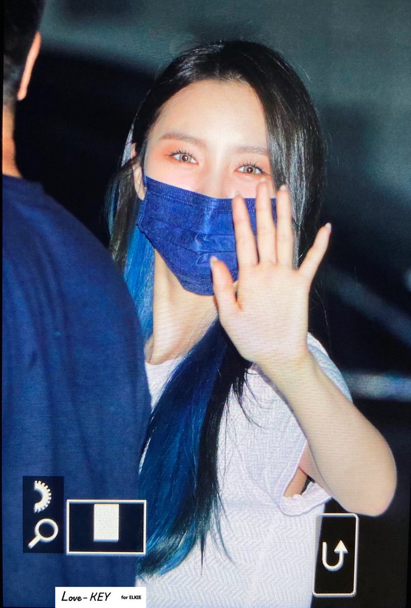 love_key1102's tweet photo. 200907 나우 퇴근 프리뷰

천사 퇴근 🧚🏻‍♂️

#CLC  #씨엘씨  #엘키 #ELKIE https://t.co/PpfUqZQzXK