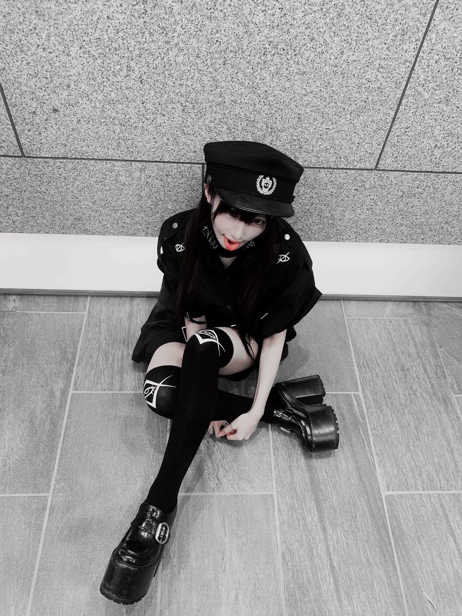 Pikarin_shiina's tweet photo. 本日ノコーデ→https://t.co/JgGREJhgjA
下僕宣告
ぴ様の元へ
貴方よ飼われなさい。。。
全部舐め腐って遊んであげる尽き果ててもズット
僕のかわぃぃ毒ちぇりー https://t.co/oU7Aa3YTbh