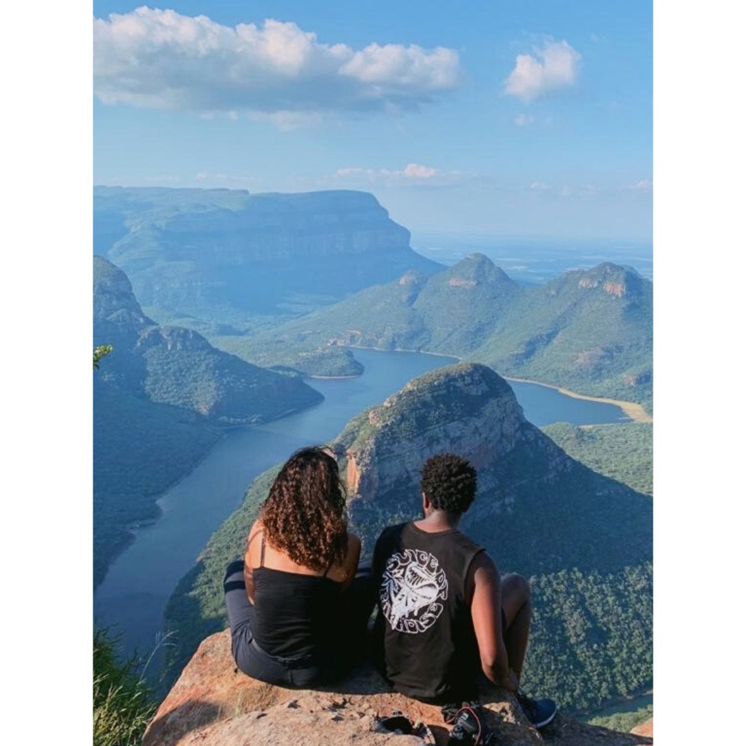CuriocityAfrica's tweet photo. Start your week with an adventure! Check out our new Curious Road Trips. https://t.co/NWuhAmIbHy
#roadtrip #southafrica #mycuriocity #curiocityafrica #roadtripsa #travellocal #meetsouthafrica #shotleft #curiousroadtrip #explore #landscapes #backyardmysteries #travelnownow https://t.co/f5OZsbS1fw