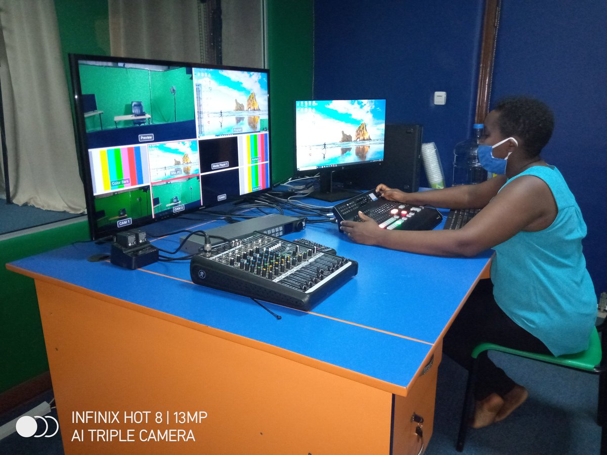 UR_CoE's tweet image. @HigherHec Team visiting UR Rukara Campus #MultimediaStudio used for improving the quality of instructional materials uploaded on UR eLearning Platform.